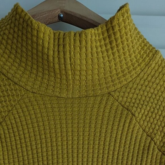 The North Face waffle Mock Neck Chabot Mineral Gold - Picture 6 of 6